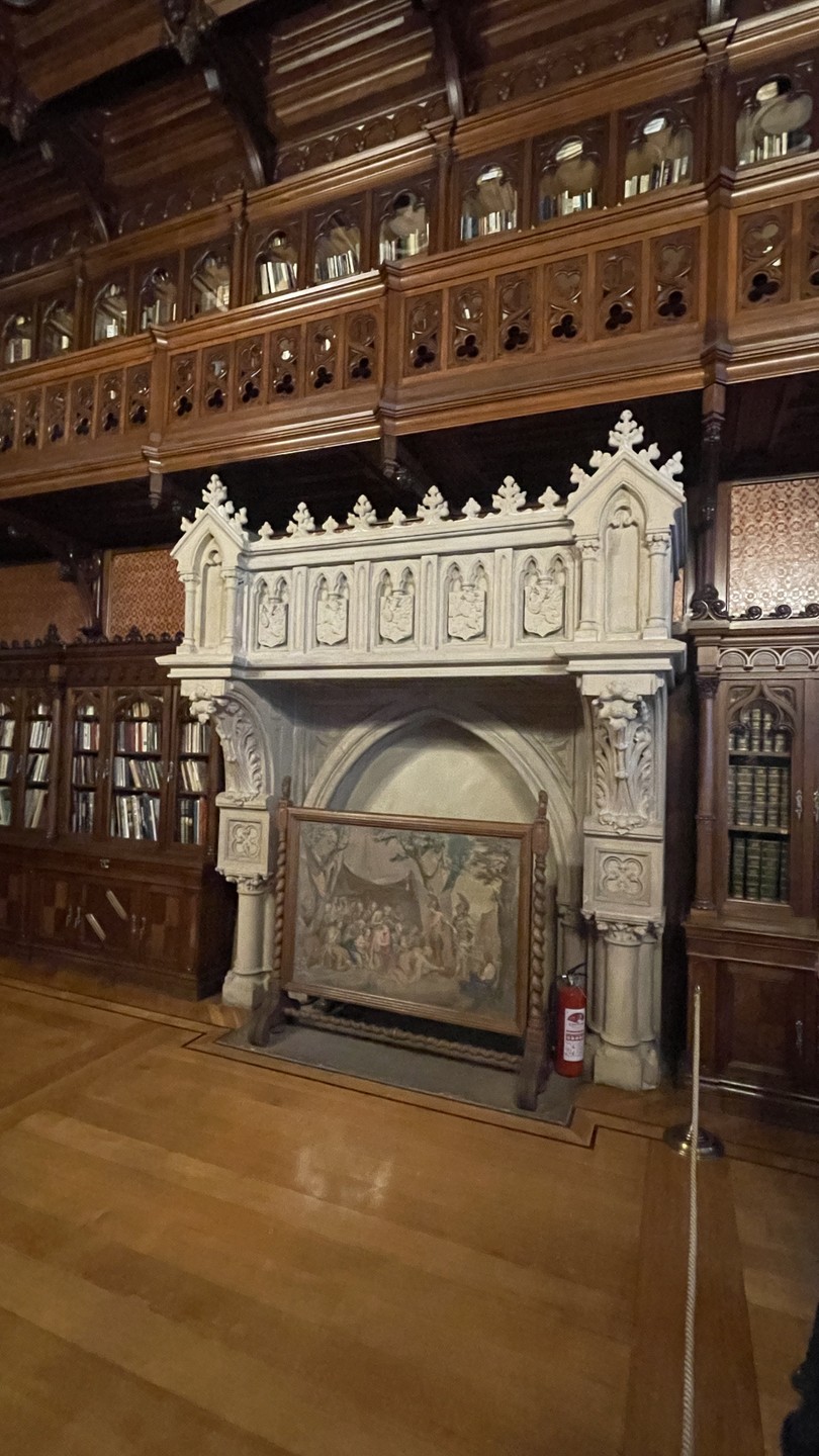 Спасибо Елене,за очень познавательную,позитивную, душевную экскурсию по Эрмитажу. Елена очень интересно преподносит информацию,мы остались очень довольными