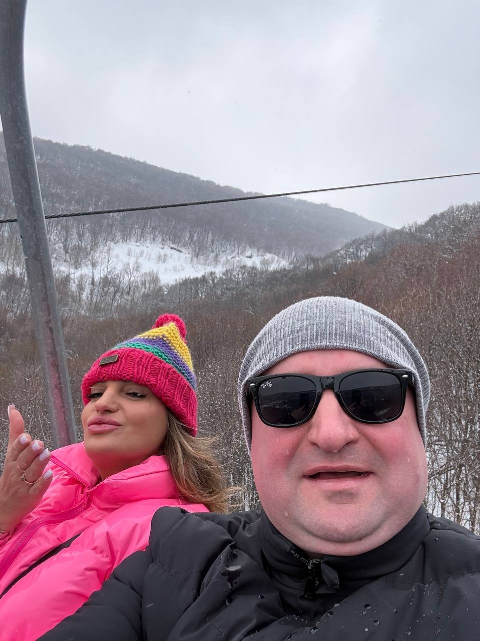 Прекрасно прогулялись, с полезной информацией, новыми знаниями. Отведали рыбное плато на берегу Севана под коньячок и