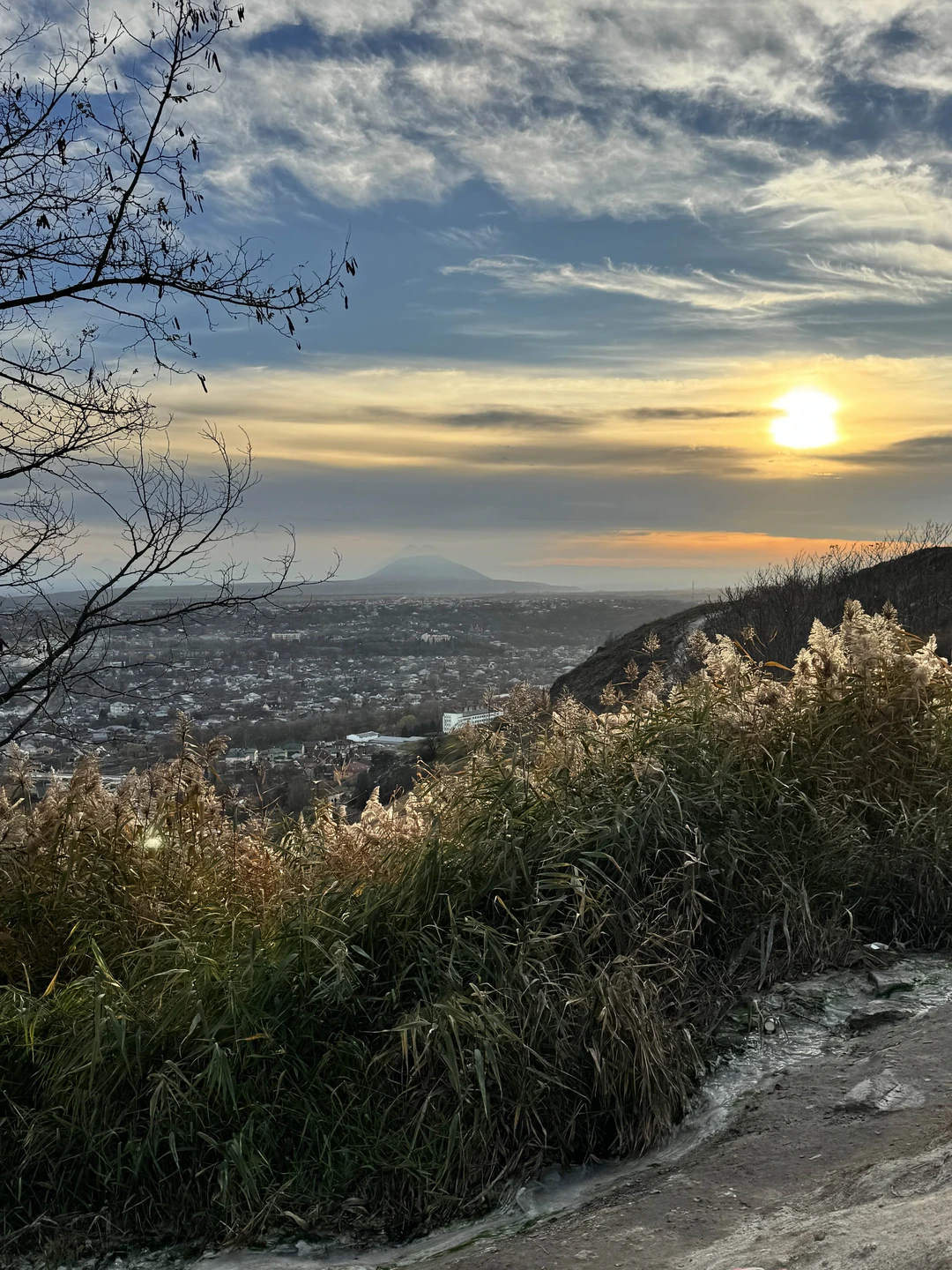 Были на обзорной экскурсии по Пятигорску, которую вела Наталья, отзывчивая и позитивная, она погрузила нас в