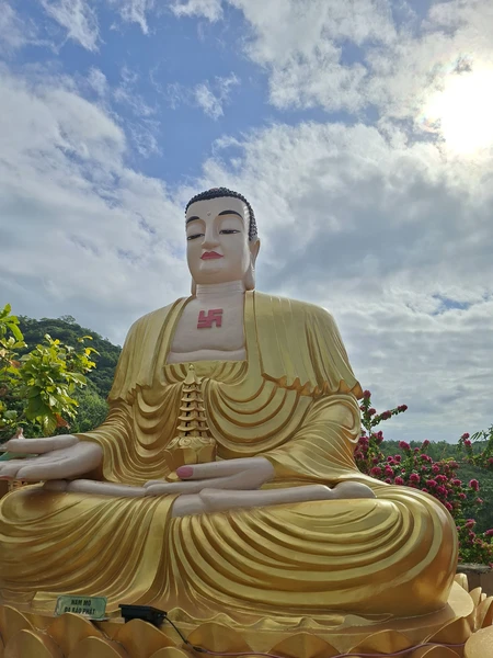 Гид Роман просто молодец. Много нужной информации, со знанием дела, с юмором. Класс! Огромнейшее спасибо!