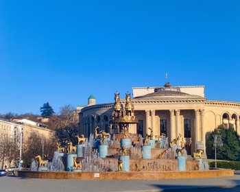 Храм Баграта, пещера Прометея, Ингурская ГЭС, Джварское водохранилище