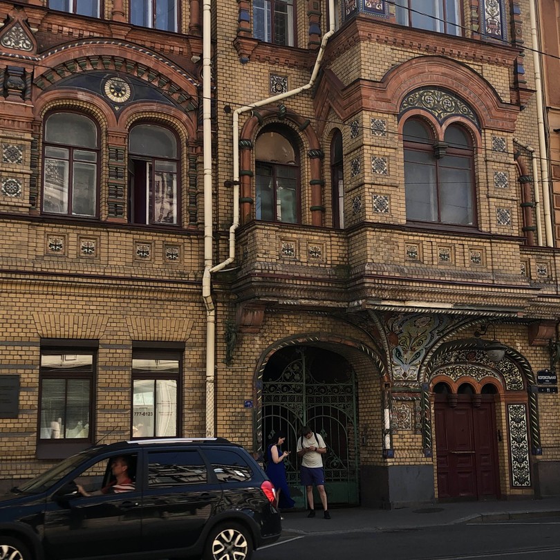 Питерский лайфстайл: по старинным парадным и дворам-колодцам доходных домов (Наталья)
