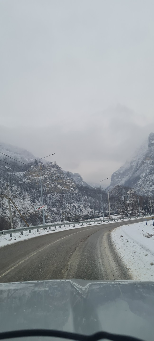 Т. к. погода на Языке Тролля была плохая, мы поменяли маршрут утром и не пожалели