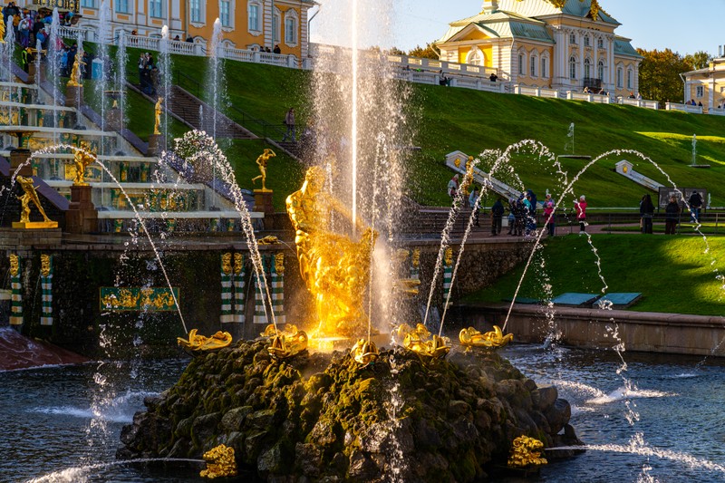 Фото к экскурсии Путешествие из Петербурга: Царское Село и Петергоф