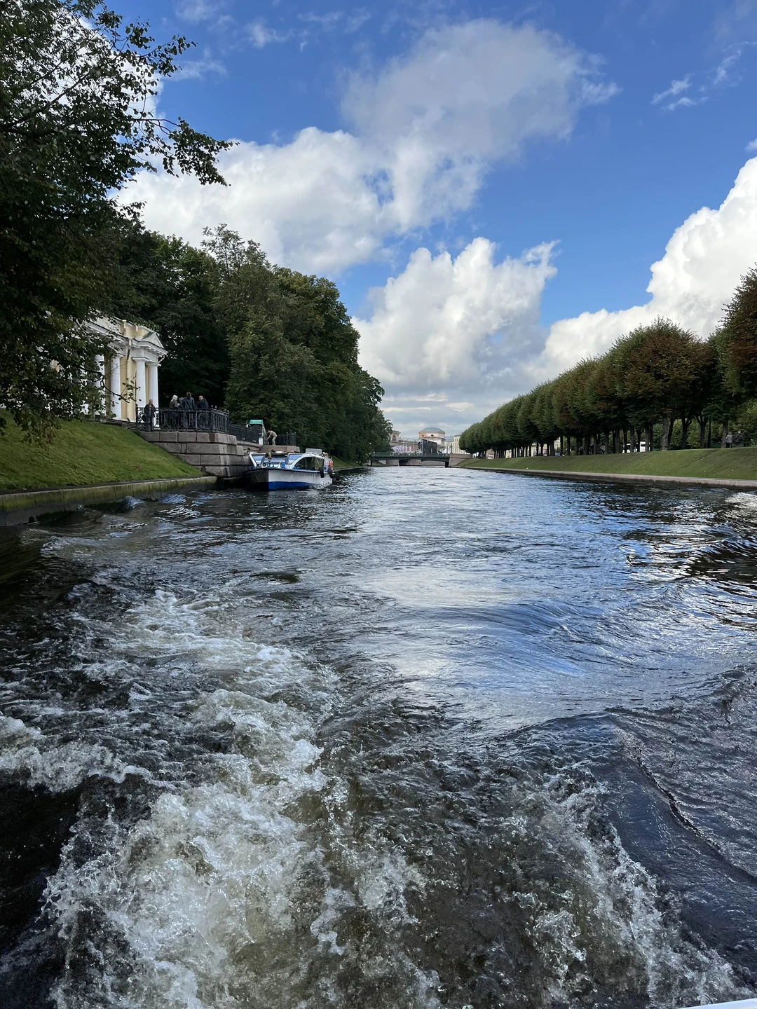 Спасибо большое, чудесная поездка по каналам Санкт-Петербурга. Капитан замечательный, немного жаль, что из-за конфигурации катера нельзя