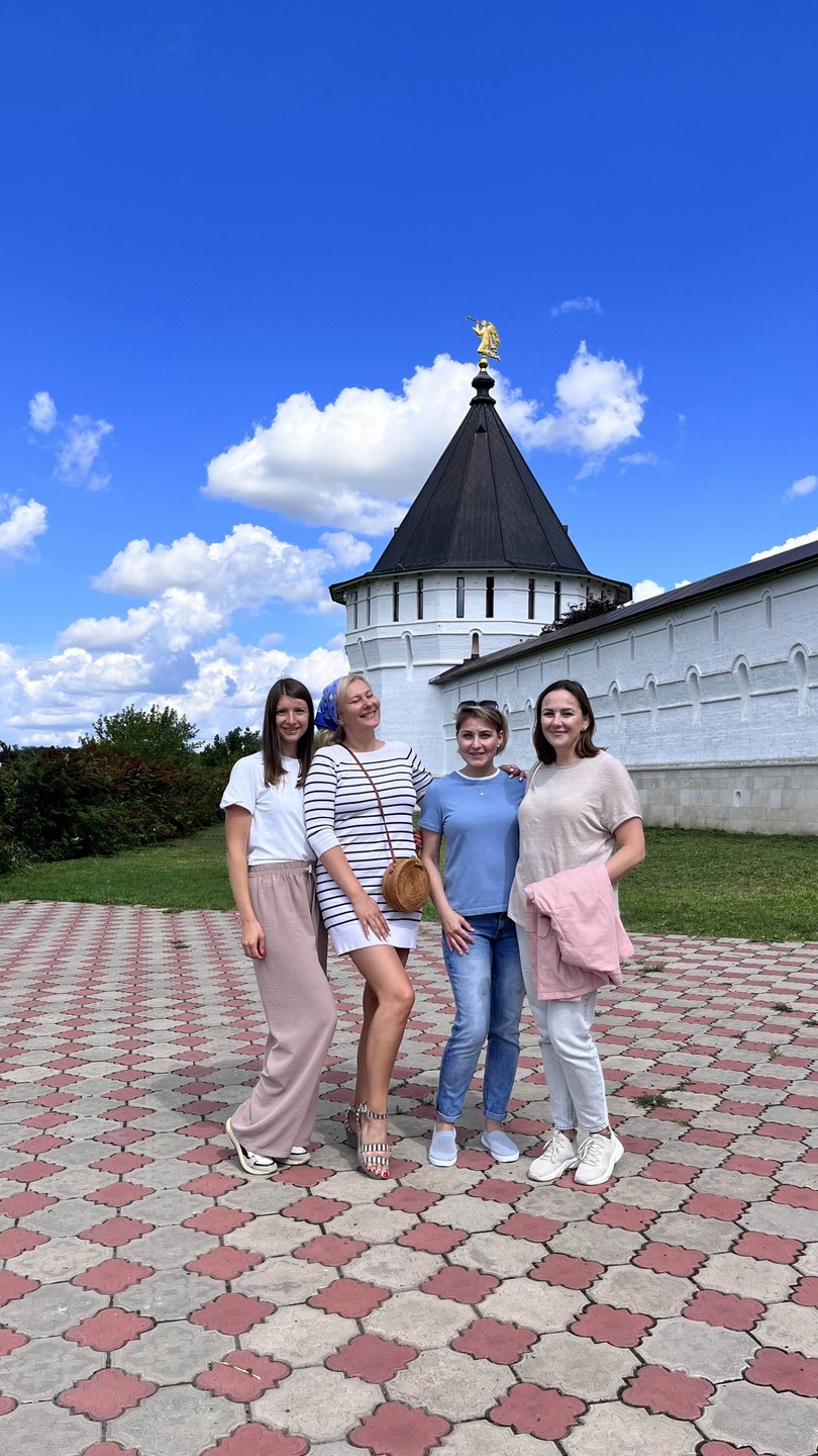 Людмила очень располагающая к себе рассказчица, прогулка по городу прошла легко и незаметно!