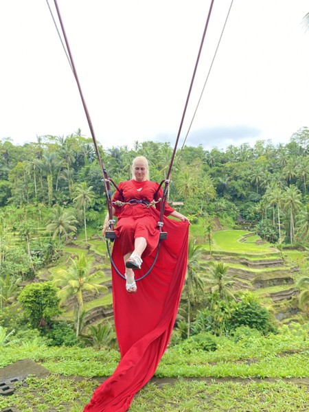 Заказали экскурсию еще с России, успешно прошла предоплата через карту, прибыли на лайнере, Синду встретил нас