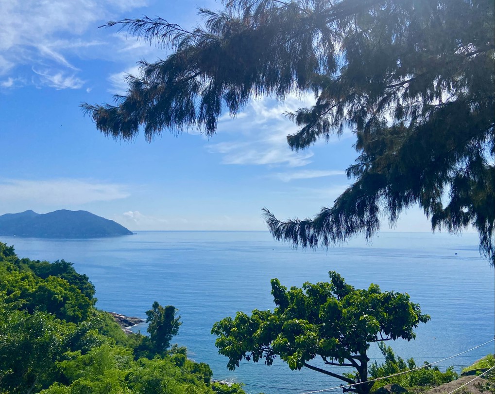 Люблю оставлять только хорошие отзывы, но в объективной оценке этого тура есть необходимость. Авторским тур можно