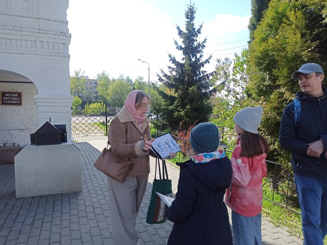 В целом хороший и интересный квест для детей. Довольно познавательно. Экскурсовод очень доброжелательная