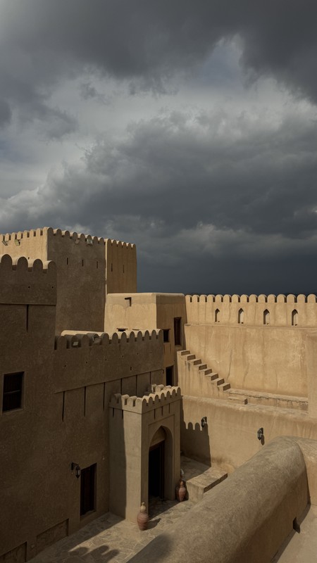 Музей современного искусства и Зелёные горы - из Маската