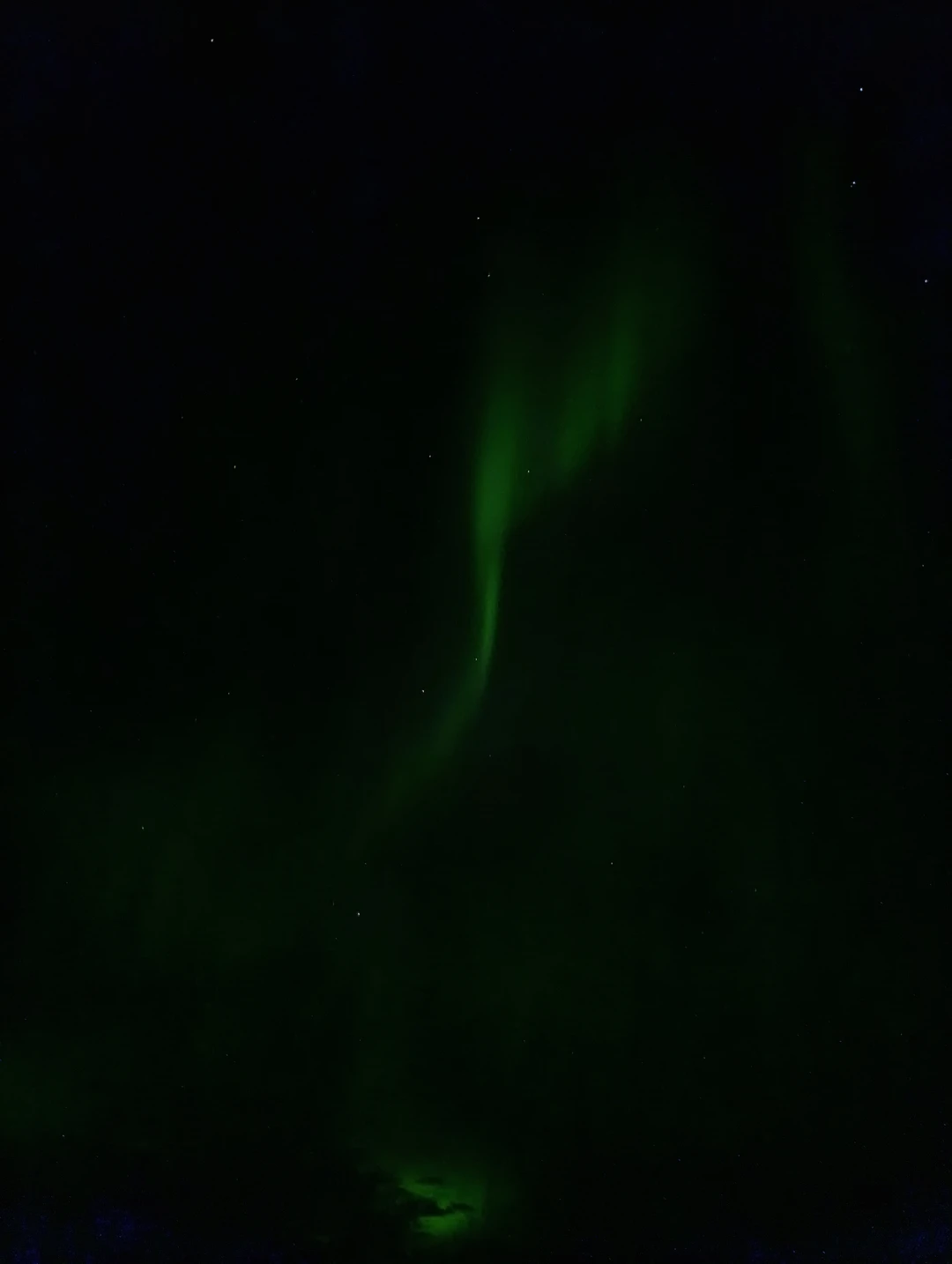 Хочу поблагодарить ребят за прекрасную экскурсию - охоту за северным сиянием. Сразу оговорюсь:"сияет" вся эта красота