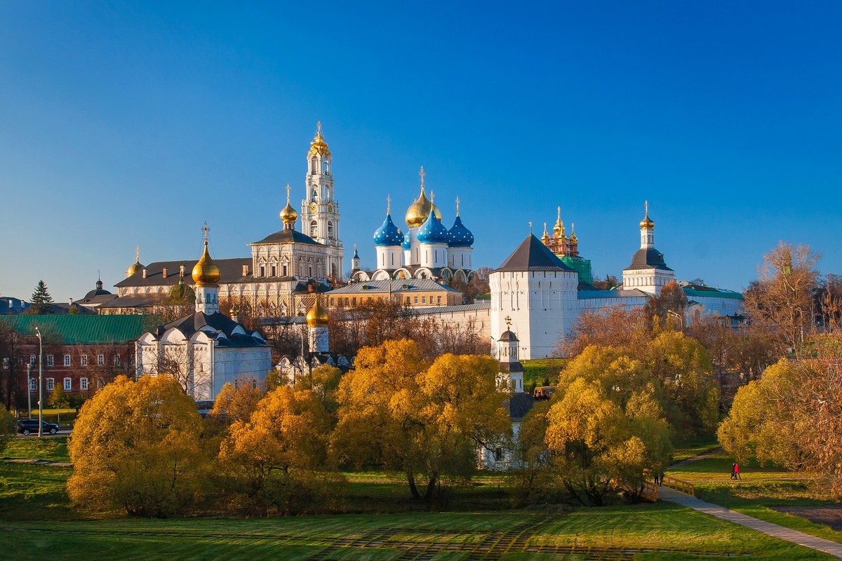 Фото 2 - Экскурсия: "Троицкая лавра и Сергиев Посад в лицах"