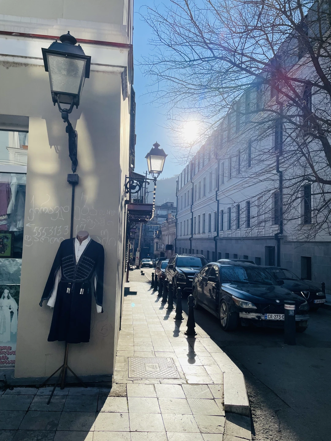 Если вы хотите разобраться в архитектурных стилях 19 века, то профессиональные знания гида вам помогут начать