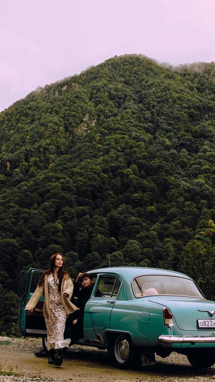 Впервые решили пойти на фотосессию и одновременно послушать истории мест, которые увидим по дороге. Это было