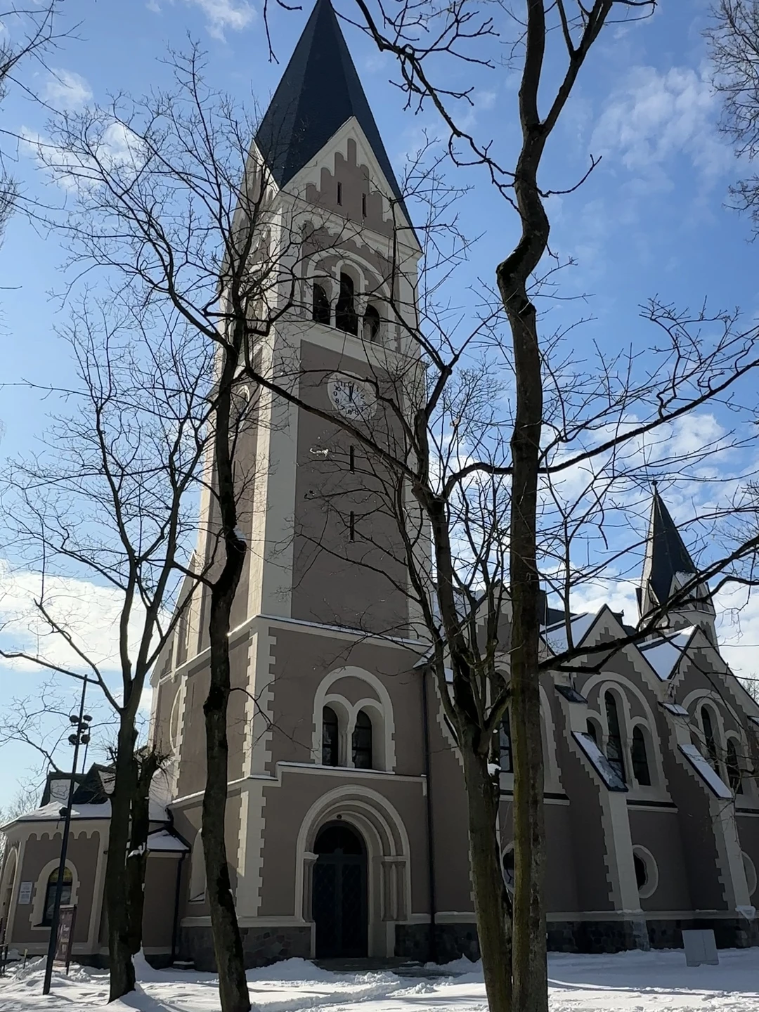 Экскурсия оставила самые тёплые и яркие впечатления! Это действительно настоящее путешествие во времени по атмосферным районам