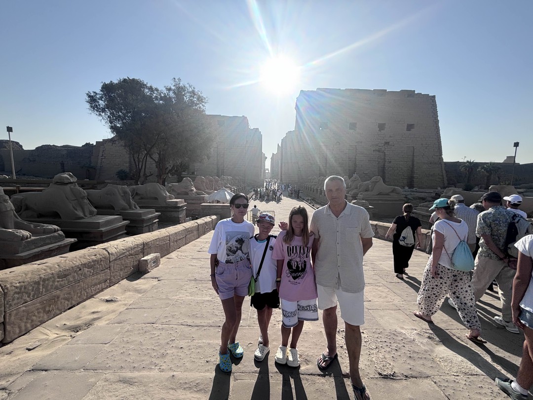 Отличная экскурсия!!!! Очень грамотно спланирован маршрут, дети 9 и 11 лет выдержали без проблем! Много новой