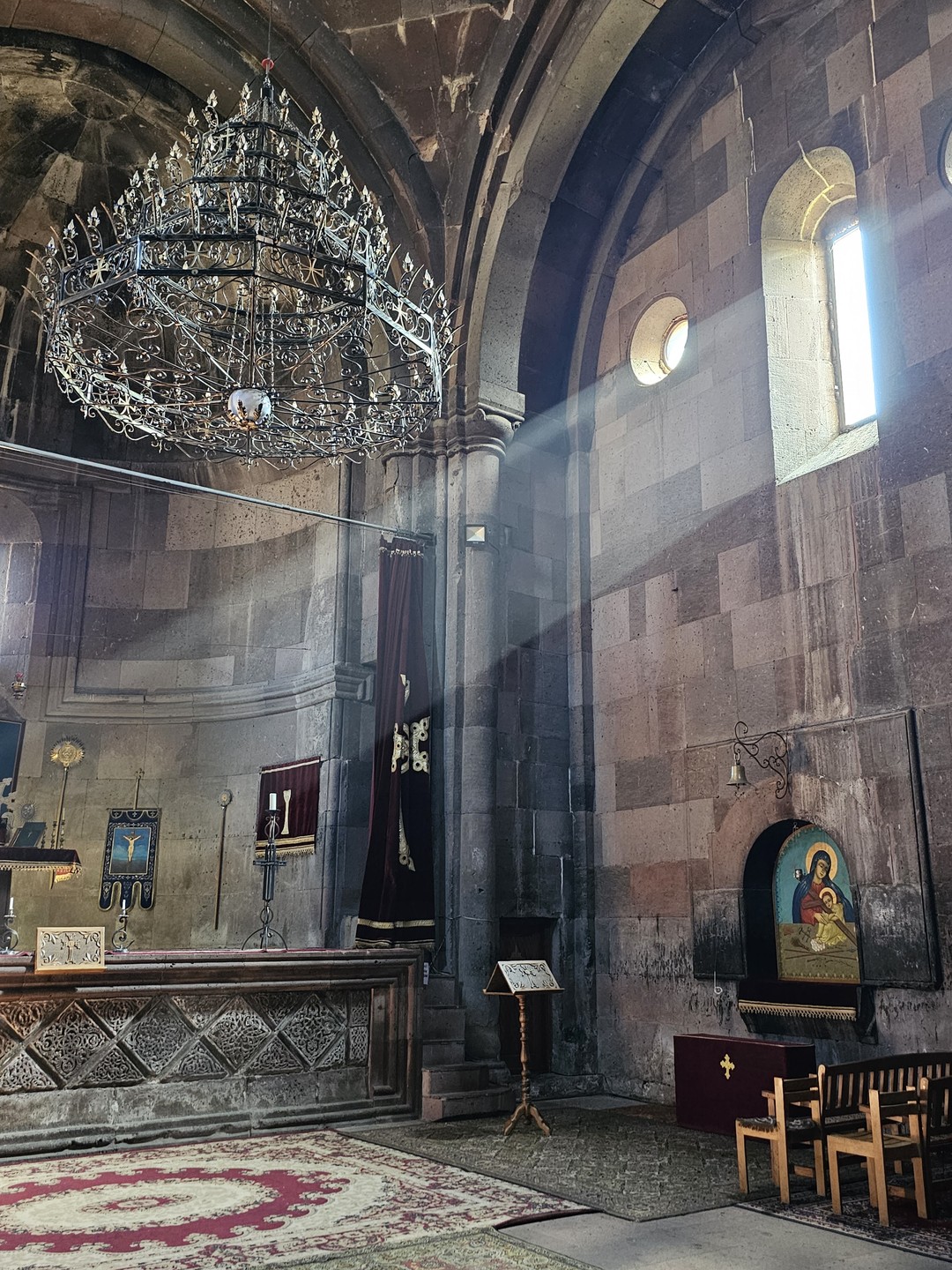 Айк и Мариам осень классные ребята. Спасибо, что показали нам свой "личный" Гюмри. С удовольствием поедем с вами ещё были рады знакомству