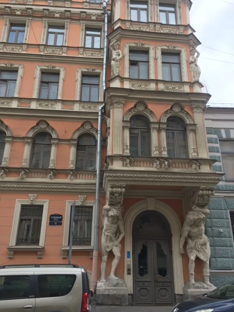 «Дом, в котором я живу»: прогулка по архитектурным стилям Петербурга (Инна)