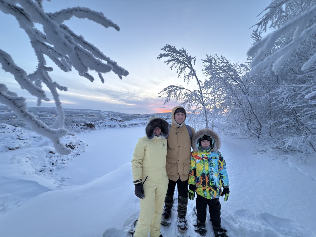 Яркая прогулка по горе Горелой на снегоступах (Игорь)