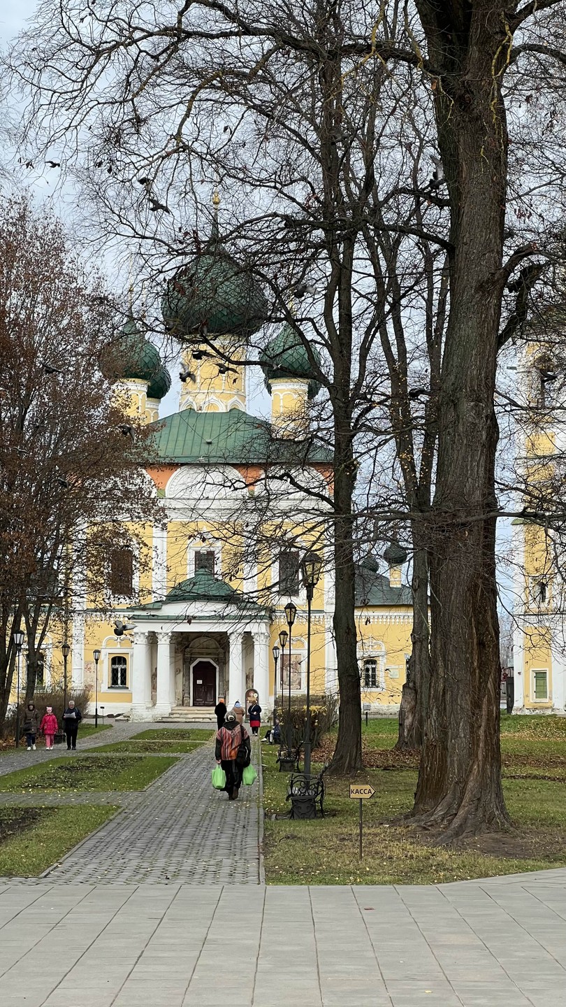 Прекрасный экскурсовод Ирина заинтересовала детей 6 и 10 лет!