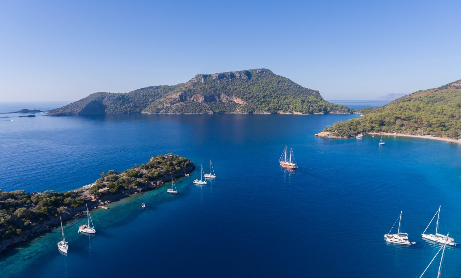Под шёпот волн: круиз по бухтам и островам Средиземного моря