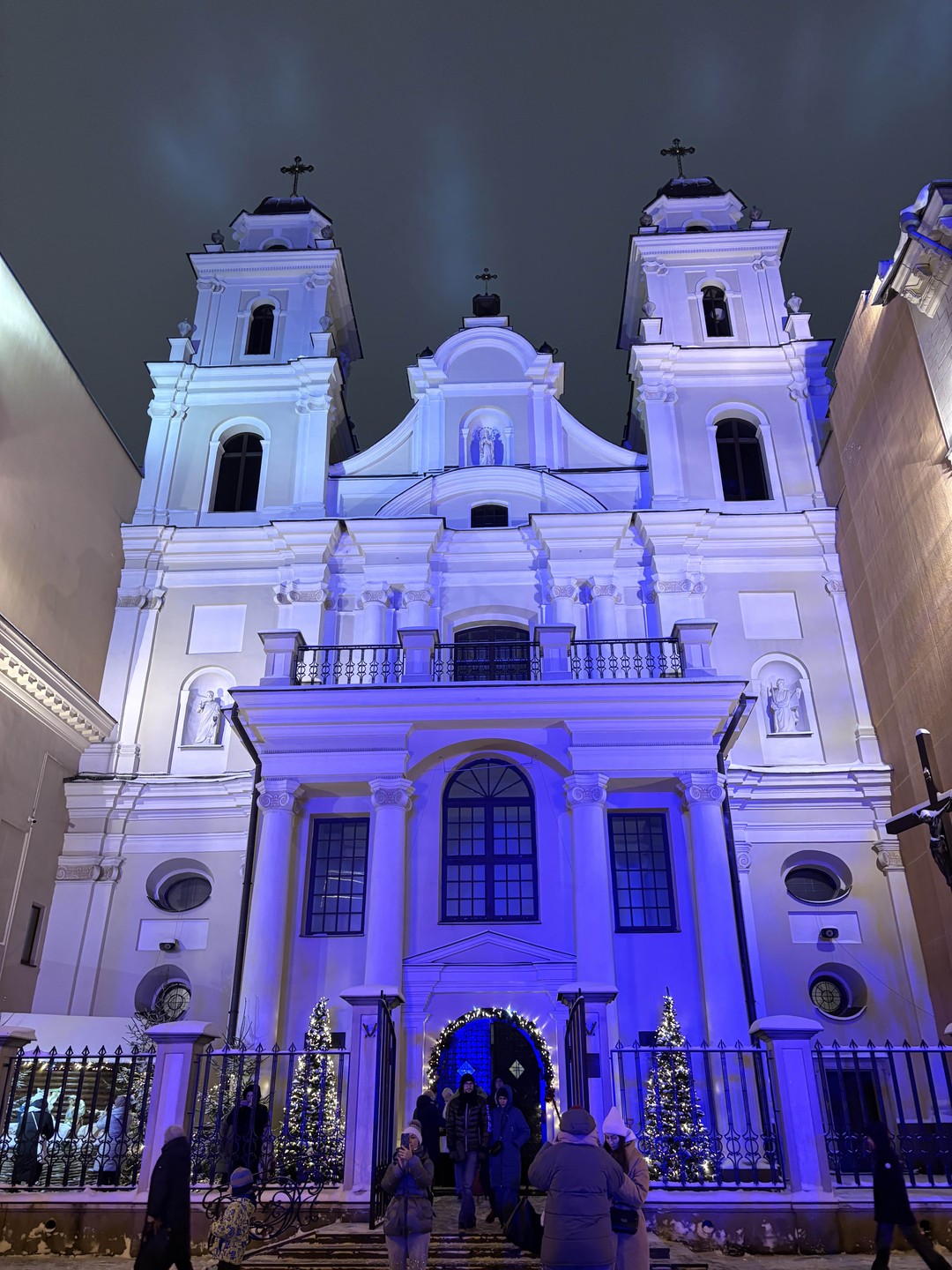 Замечательный экскурсовод, к сожалению имени не запомнила,отличная и очень познавательная экскурсия! От всей души советую.