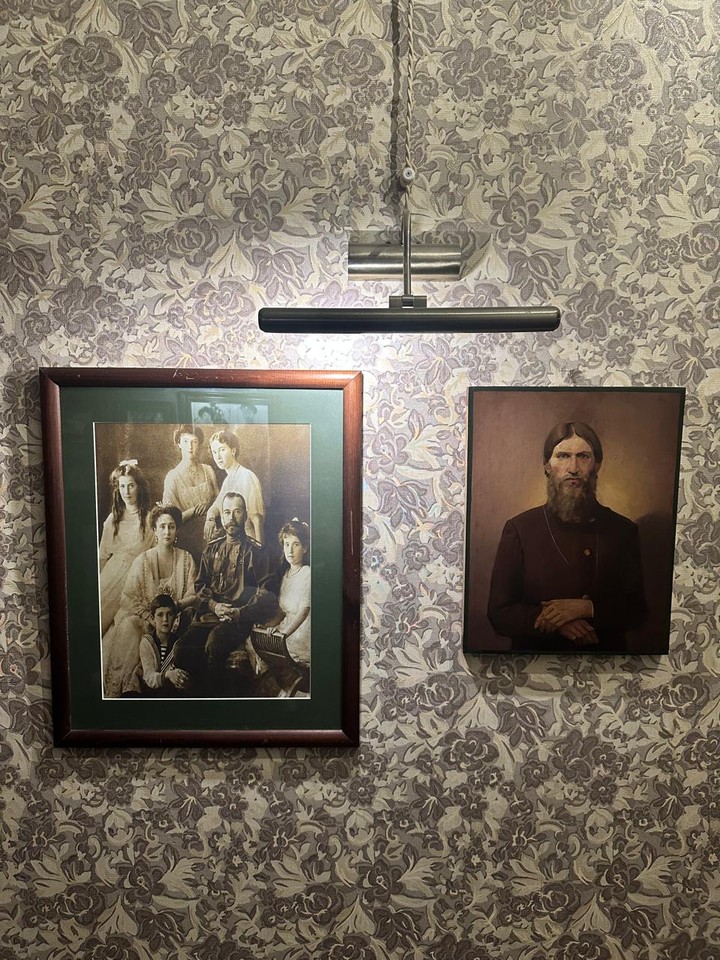 В квартиру Распутина - в составе мини-группы (Олег)