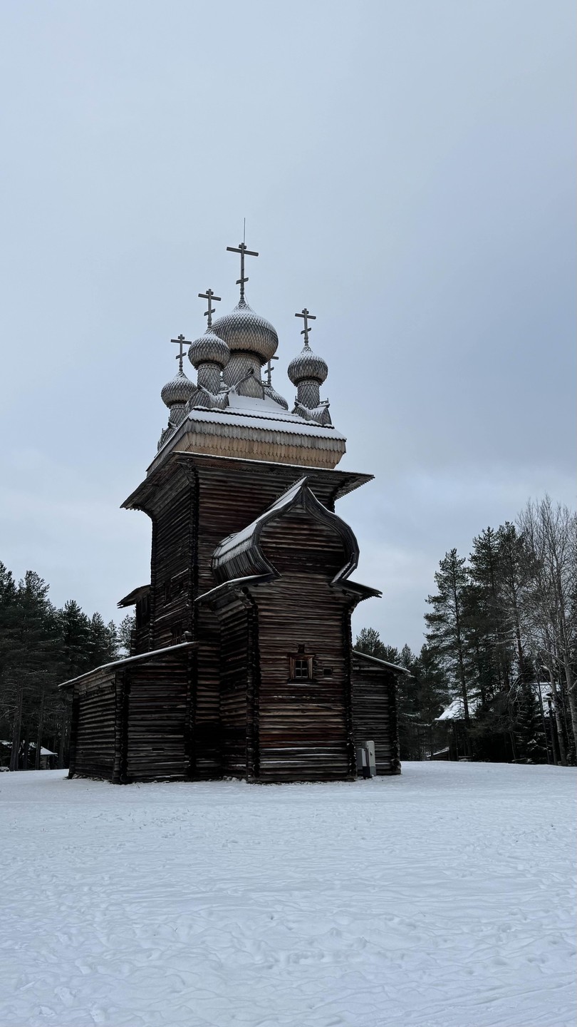 Большая благодарность Татьяне за интереснейшую экскурсию в Малые Корелы и Лявлю. Очень комфортабельный автомобиль с приятнейшим