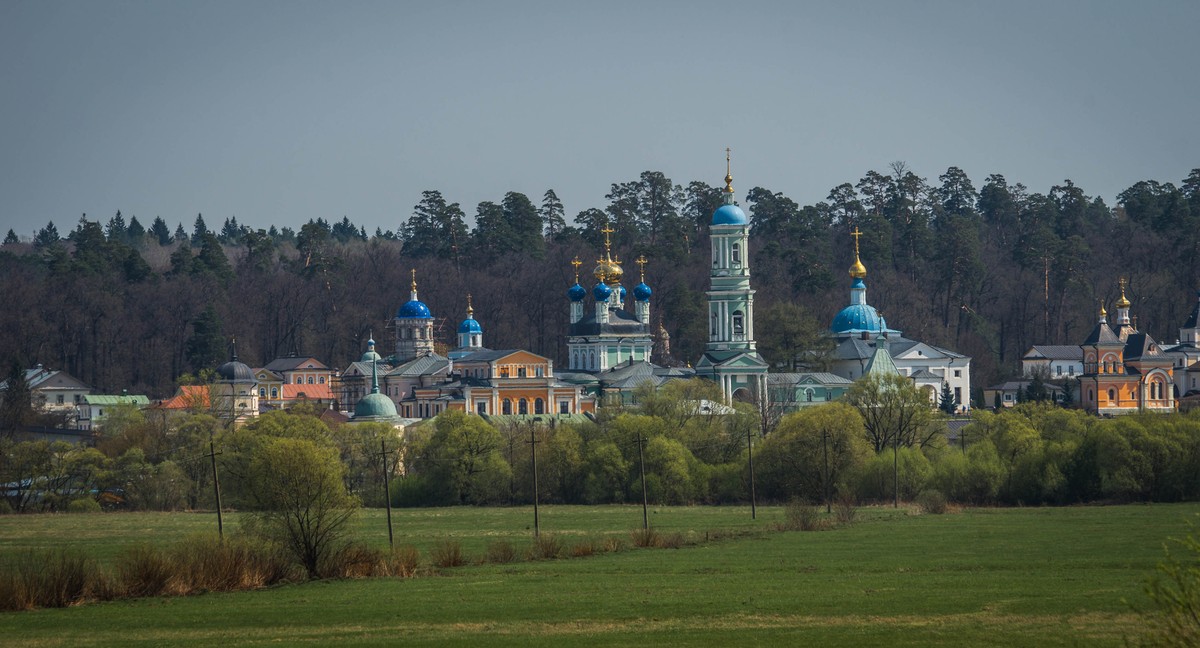 Экскурсия Оптина пустынь и Шамордино: культовые святыни Калужской области