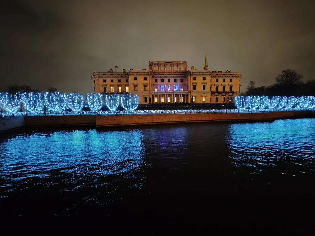 Хотим выразить огромную благодарность за волшебную экскурсию! Нам показали не только парадный, но и сокровенный, сказочный