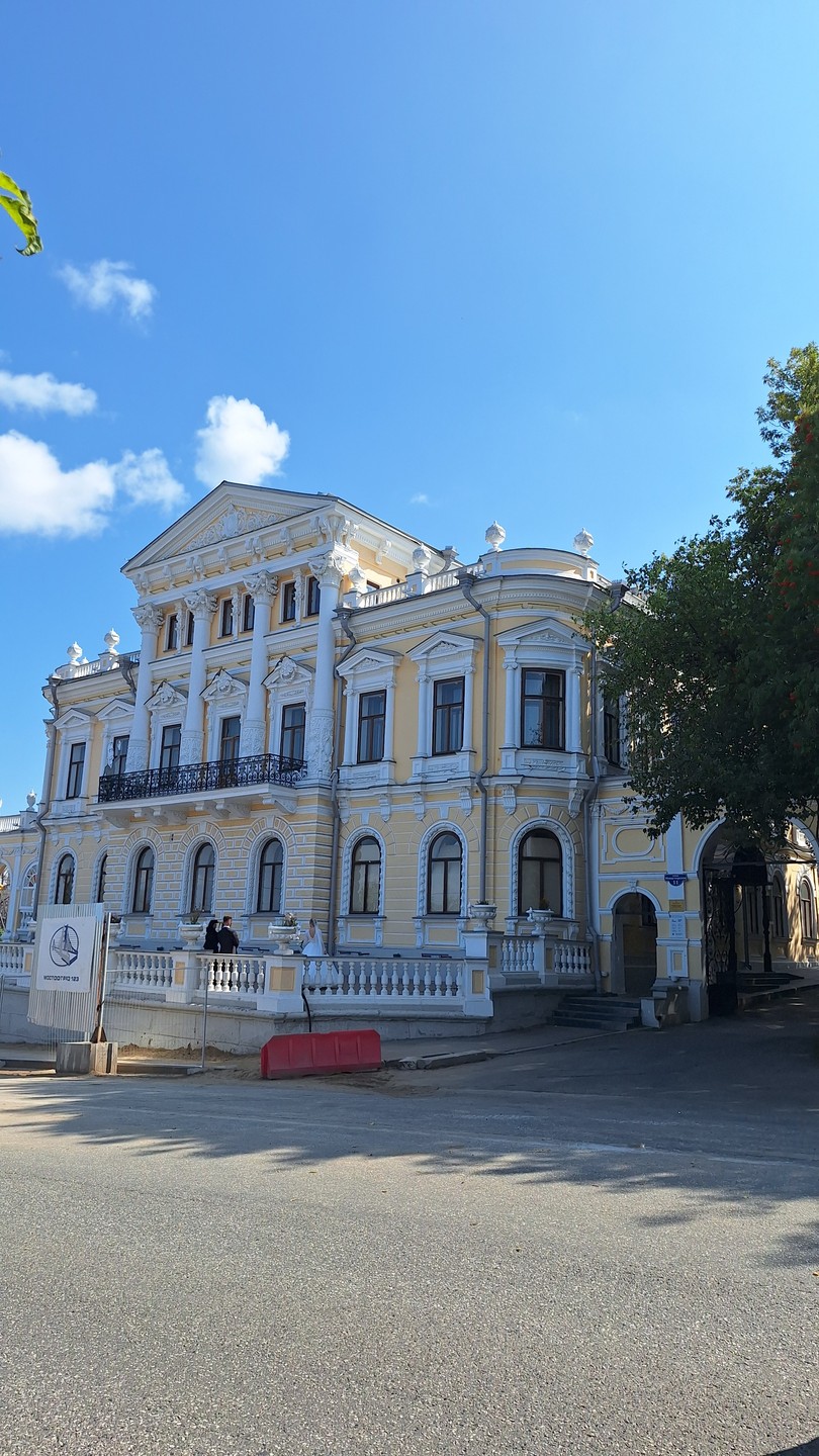 Отличная экскурсия! В Перми были впервые и хотели получше узнать историю города, посмотреть знаковые места. Экскурсию
