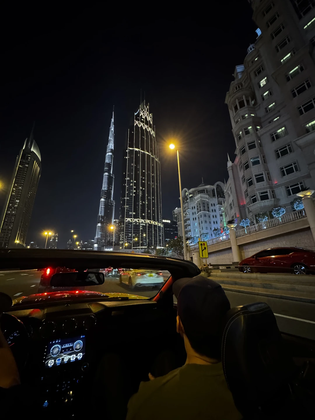 Замечательно провели время с Давидом. Отличная экскурсия, динамично, интересные рассказы обо всем на свете. Были с