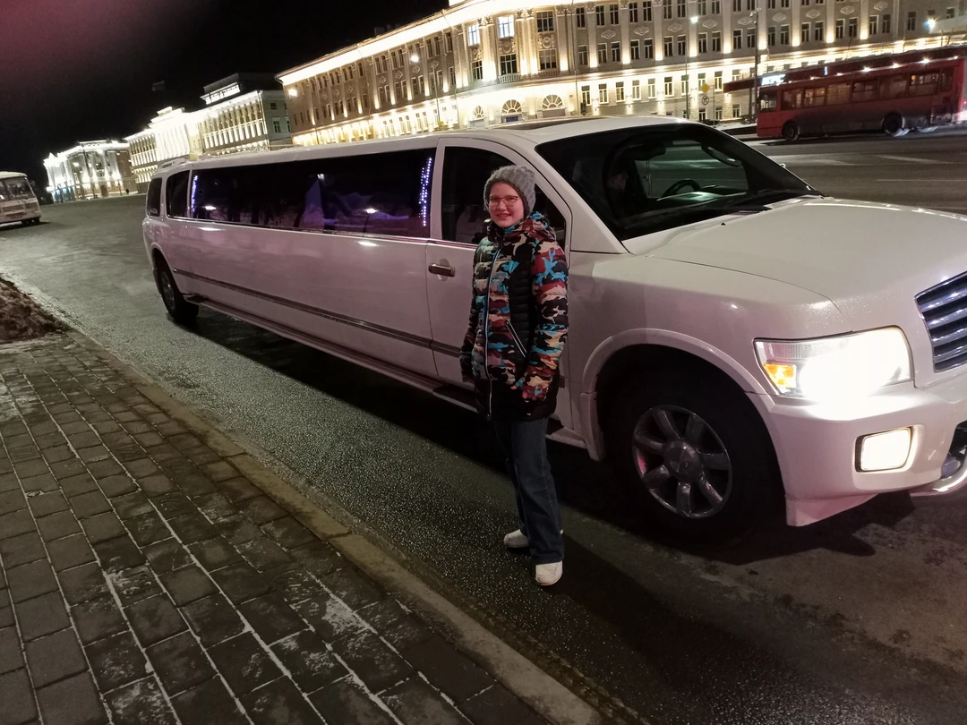 Лучше подбирать водителей,чтобы не огрызались и прислушивались к гиду. А так все замечательно