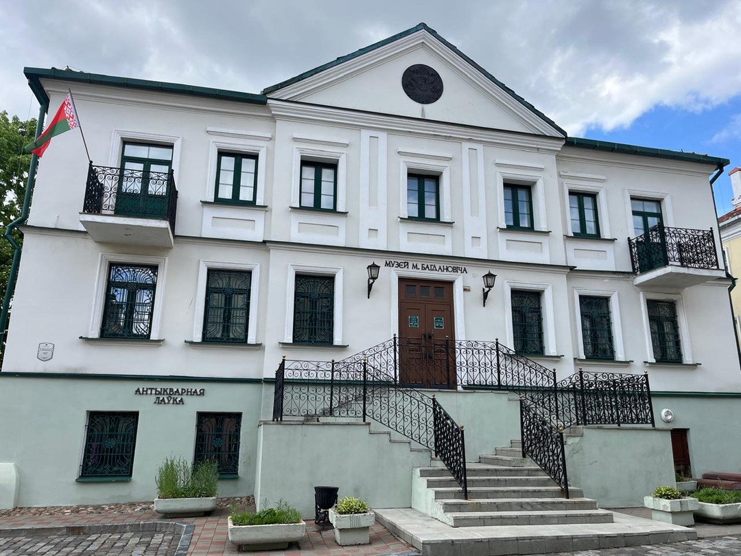 В последний момент решили взять обзорную экскурсию по Минску и нам очень повезло и с погодой