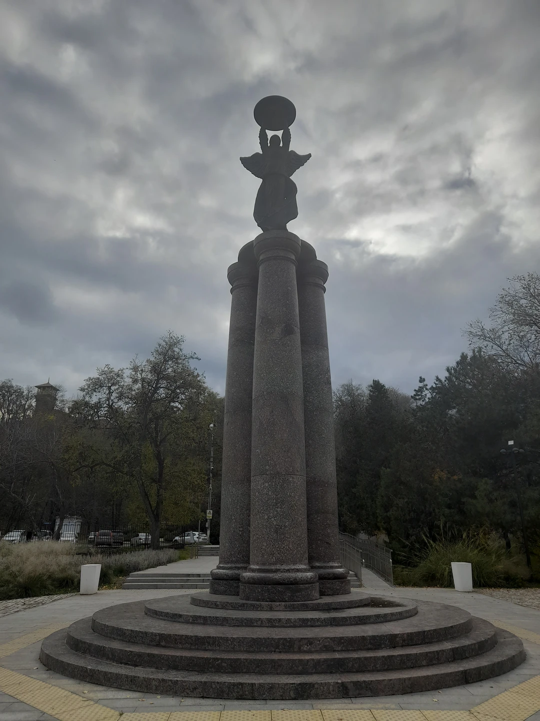 Замечательная экскурсия, объёмная, информативная, интересная. Александр просто ходячая энциклопедия, нет такого вопроса, на который он не