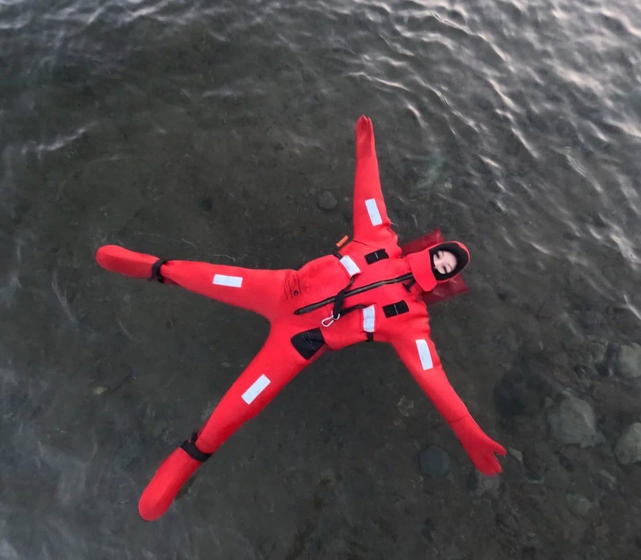 Остались только положительные эмоции после посещения данной активности! Незабываемые ощущения. Неподалеку от нашей группы даже плавали тюлени)