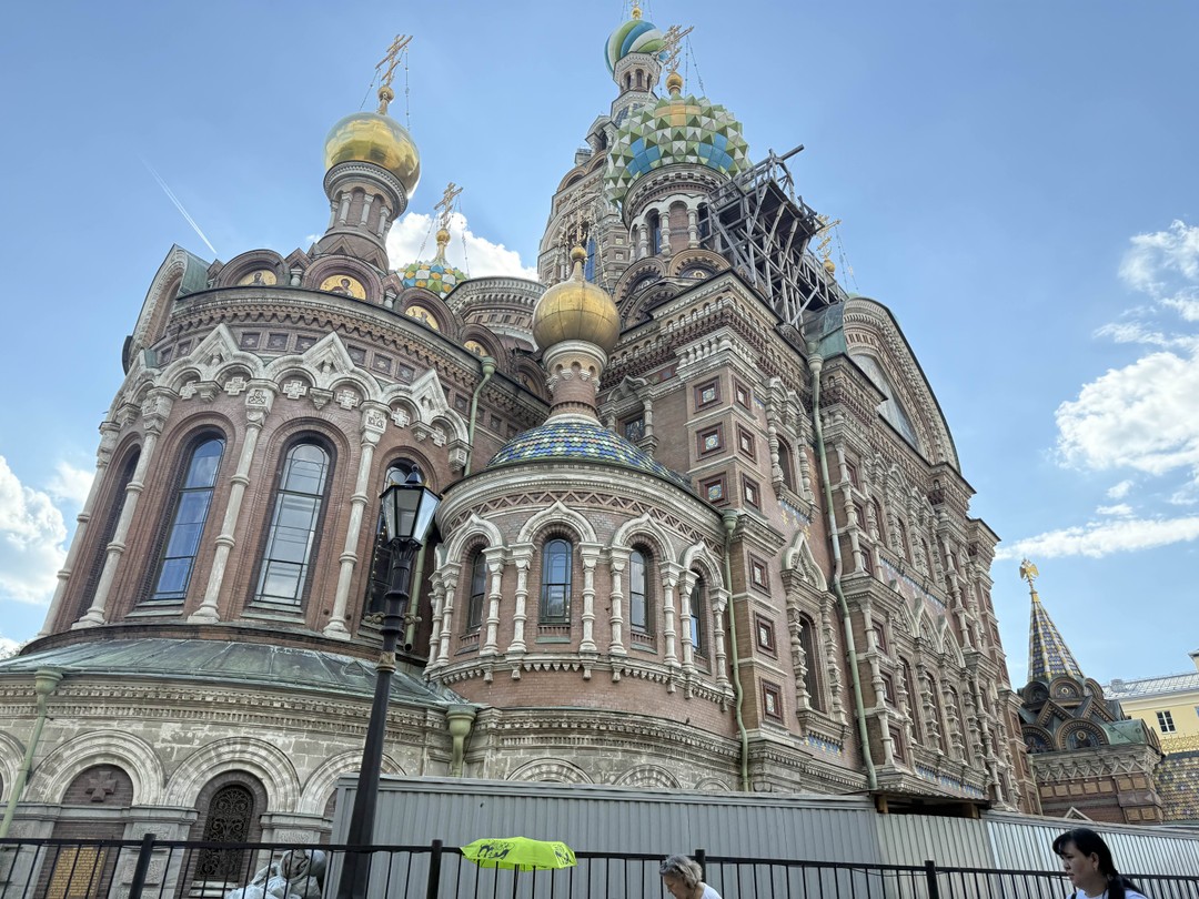 Экскурсия доставила массу положительных впечатлений. Наш экскурсовод (Алёна) прекрасно владеет материалом, отвечала на любые вопросы, помимо