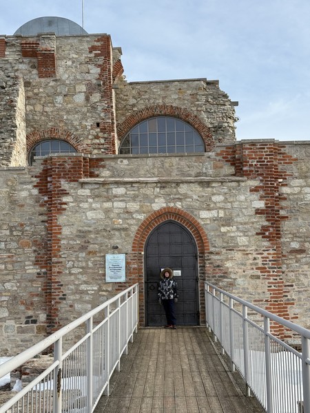 Сегодня вдвоем с 10летним сыном были на экскурсии у Елены