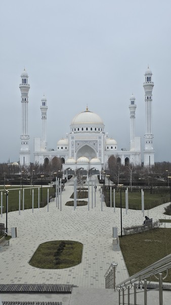 Все очень понравилось! Побывали за день в четырех республиках. По пути вкусно позавтракали в Осетии: очень