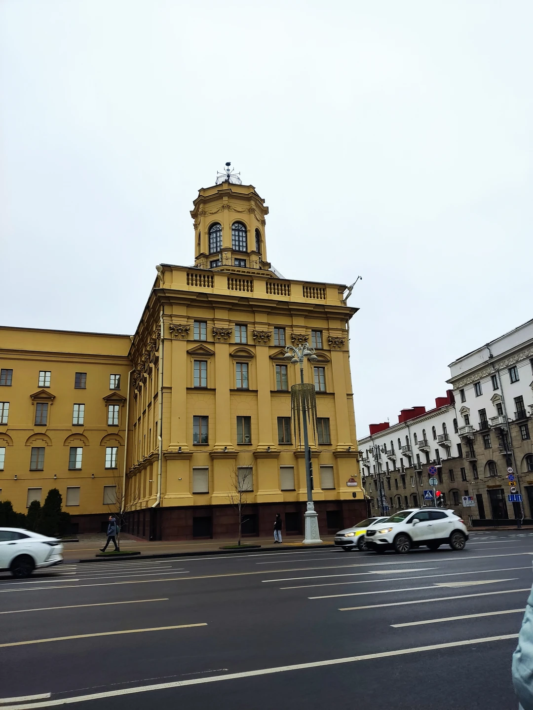 Мне понравилась экскурсия и экскурсовод. Было познавательно, увлекательно, царила дружеская атмосфера. На улице было прохладно и