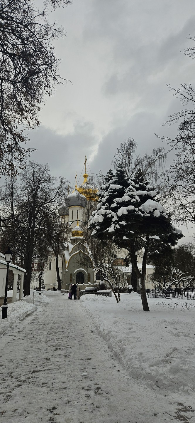 В зимних экскурсиях есть своя прелесть, очень красиво. Несмотря на −5 °C, было отлично — периодически
