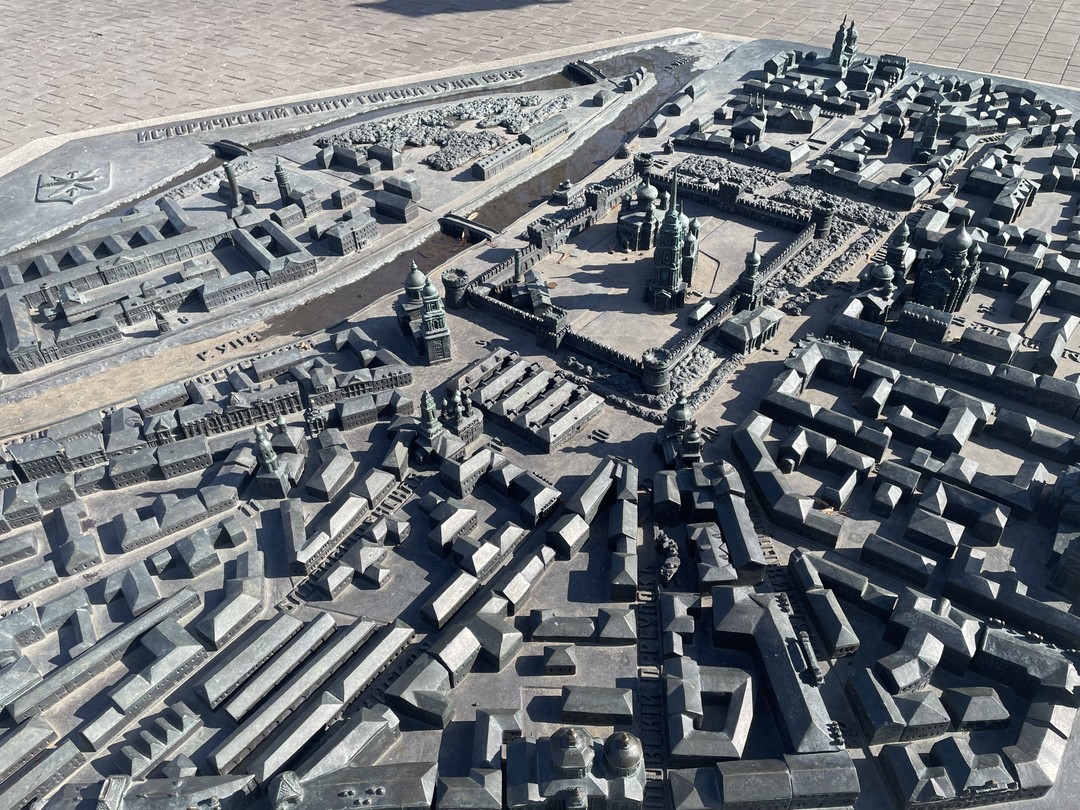 Экскурсия была 10 марта 2026 года. Экскурсоводом был Артем. Впечатления очень положительные, 2 часа прошло как