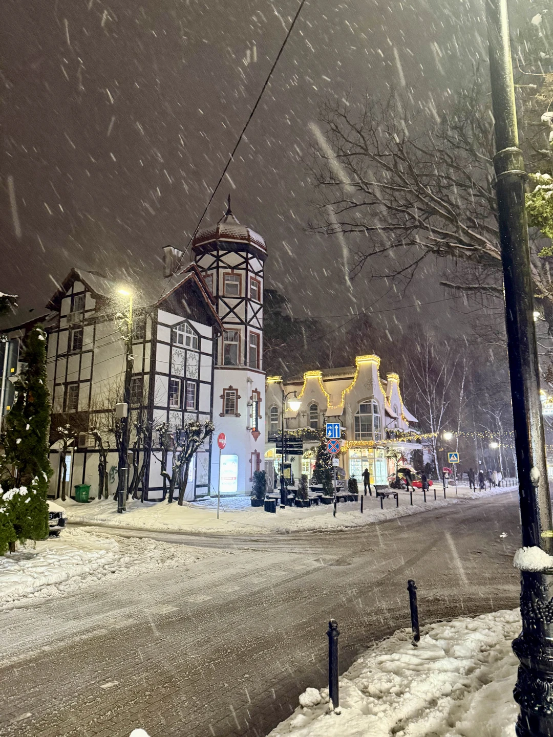 И вот мы снова оказались на экскурсии с Ариной и «Бюро путешествий», но уже в Янтарном и Светлогорске😍