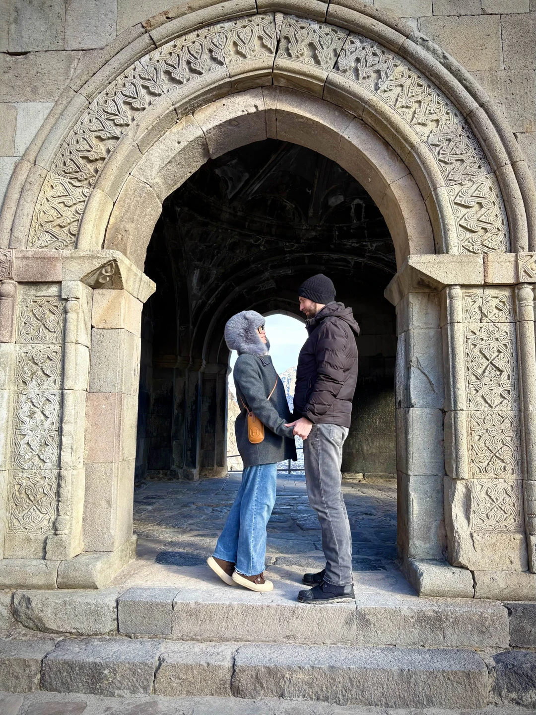 Это была одна из лучших экскурсий! Минеральная вода, крепостные стены, виноградники и самый красивый скальный город