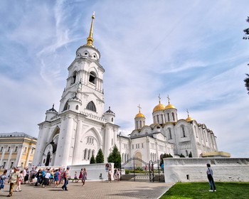 Владимир и Боголюбово: аромат праздника и древние святыни