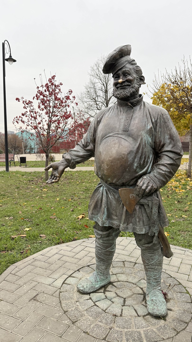 Хорошая экскурсия. Продуманный и не затянутый маршрут. Алексей интересный рассказчик