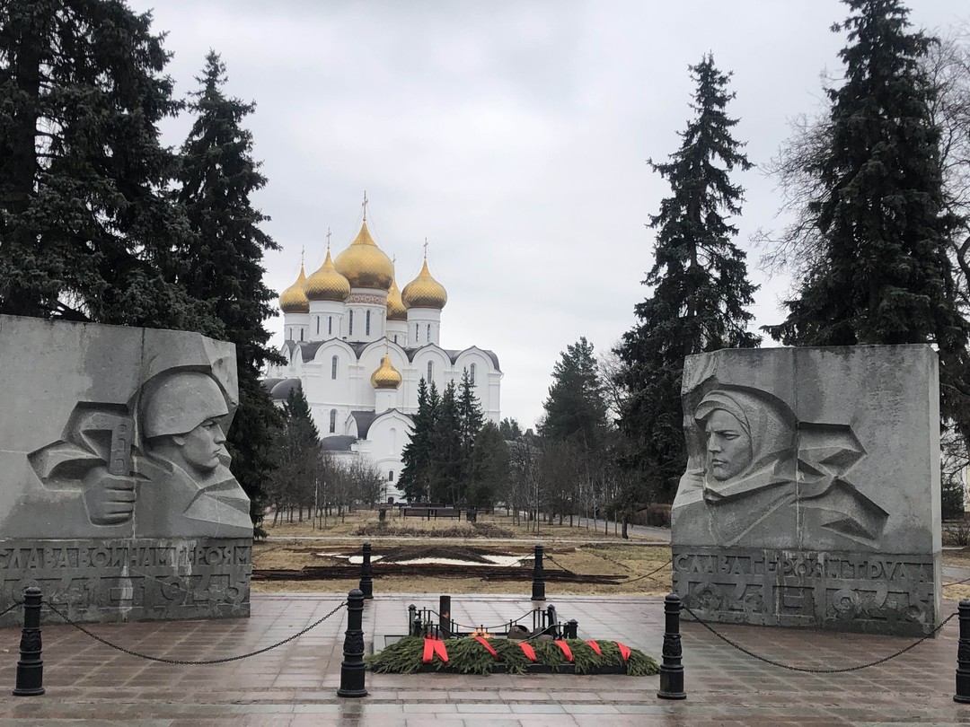 Артём заболел, экскурсию проводила Вера. Очень приятная, отлично владеющая материалом! Спокойно и интересно провели время в центре Ярославля. Спасибо