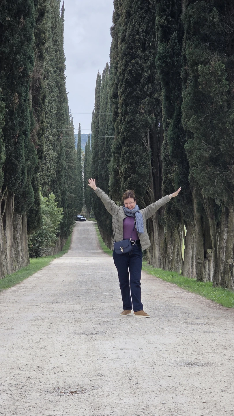 Поездка сегодня прошла чудесно. Олеся рассказывала об истории Тосканы с таким энтузиазмом и так непринужденно. Видно