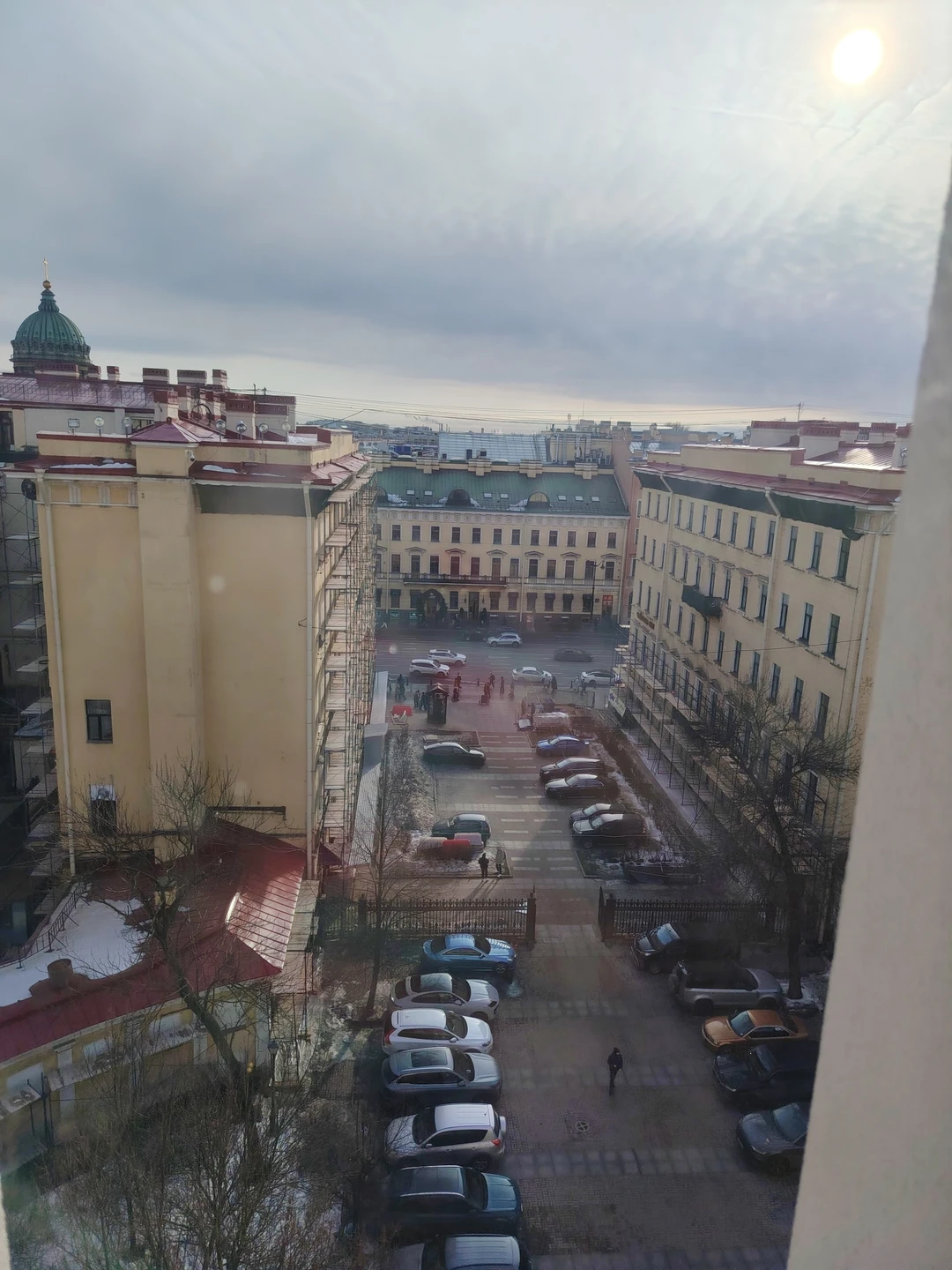 Добрый вечер. Сегодня побывали на экскурсии "Креативный Петербург на" Мини Купере". Для меня такое мероприятие проходило