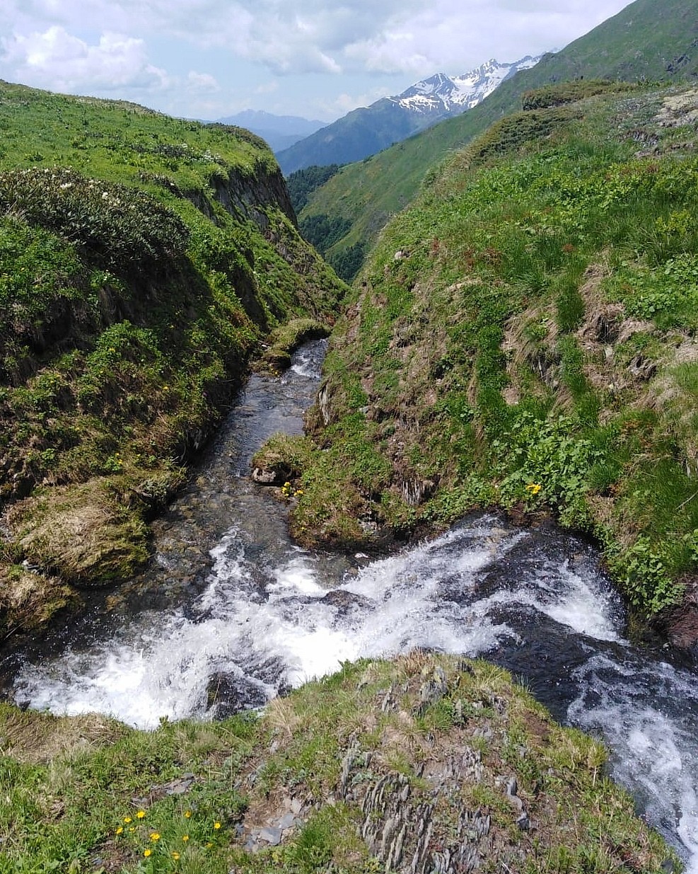 Ходили с женой на Бзерпинский карниз 22.06.23. Отличный поход! Гид Влад держал наш темп, не торопил